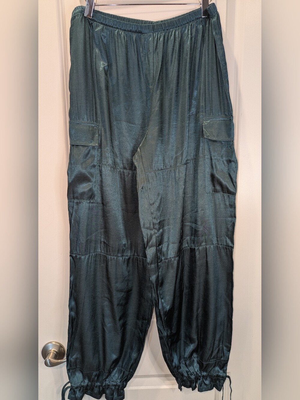 Victoria's Secret Satin Cargo Jogger Pants Green Shimmer Elastic Hem Medium Y2K - Picture 1 of 10